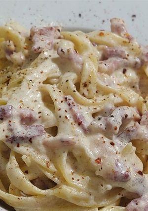 O poză a rețetei Paste cu sos alb (carbonara) mai simple.
