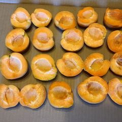 A picture of California Farm Dried Pitted Apricots.
