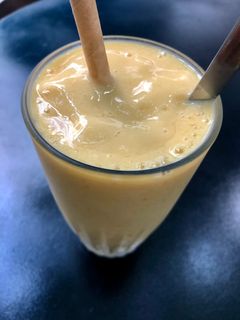 Hình của món Eatclean- Smoothie Xoài Sữa Chua Và Mật Ong/ Mango Yogurts Honey Smoothie.