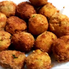 "Crisp potatoes ball" A picture of "Crisp potatoes ball".
