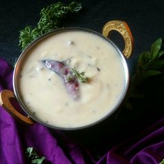 A picture of Gujarati kadhi.