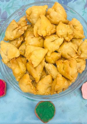 A picture of Moong Dal Samosa.