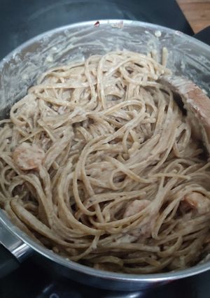 Una foto de Pasta de crema con camarones