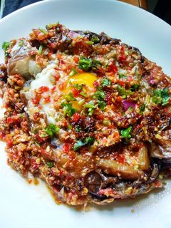 Gambar Terung Bakar Telur Sambal Mentah