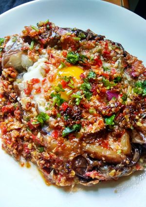 Gambar Terung Bakar Telur Sambal Mentah