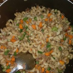 A picture of Fried Macaroni with Veggies.