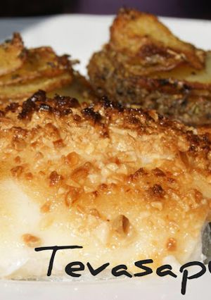 Una foto de Bacalao con ajoaceite y crujiente de almendras