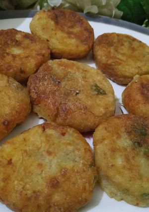 A picture of Aloo ke Kabab.