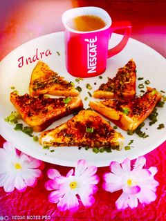 चीज़ गार्लिक ब्रेड टोस्ट (Cheese Garlic Bread Toast Recipe In Hindi) रेसिपी मुख्य फोटो