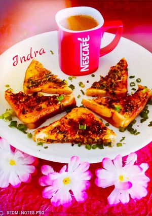 चीज़ गार्लिक ब्रेड टोस्ट (Cheese Garlic Bread Toast Recipe In Hindi) रेसिपी मुख्य फोटो
