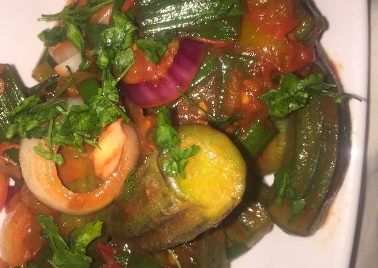 Tomato and okro salad