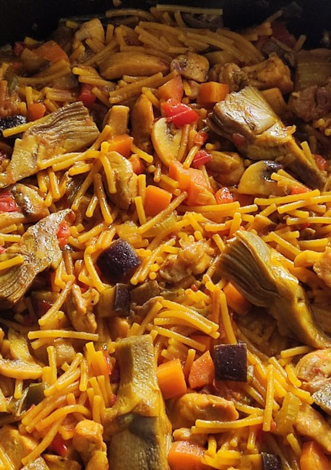 Una foto de Fideuá de verduras