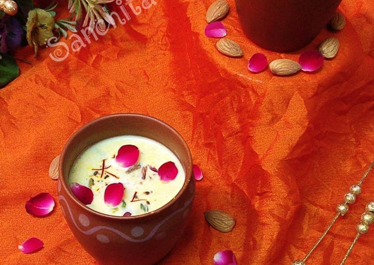 How to Prepare Delicious Shahi Thandai Lassi