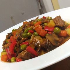 A picture of Beef veggie casserole.