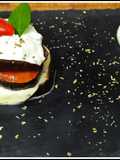 Torre de berenjena templada con salsa tzatziki