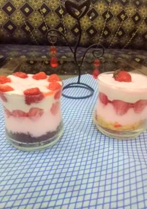 A picture of Delicious Strawberry🍓 Trifle Recipe🍨.