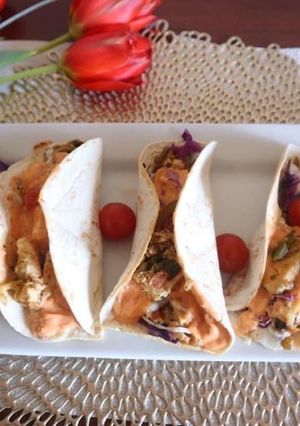A picture of Paneer stuffed Tacos.