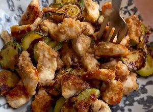 Foto di Bocconcini di pollo e zucchine