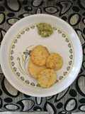 Rice crackers with onion karam