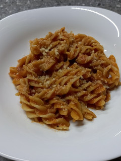 Una foto de Fusilli con Salsa de Jitomate