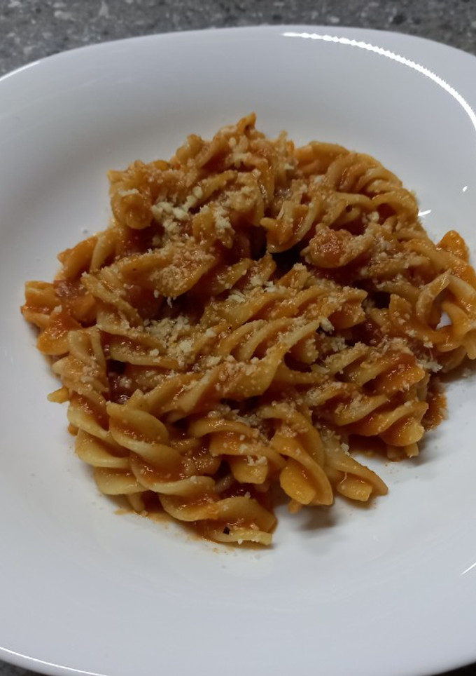 Una foto de Fusilli con Salsa de Jitomate