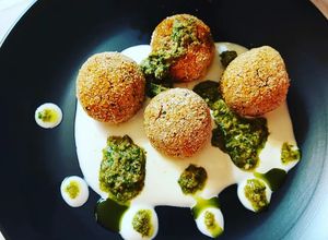 Foto di Polpette di fagioli cannellini e olive taggiasche