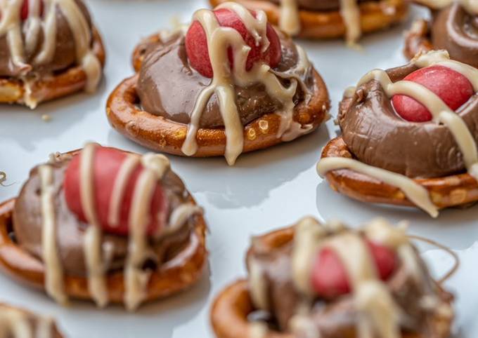 Rolo and Pretzels Christmas treats