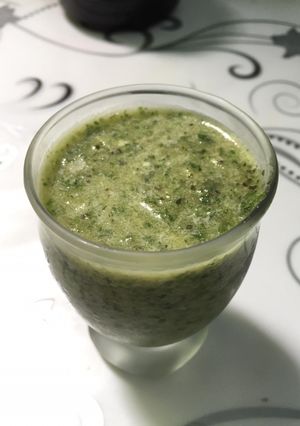 Foto resep Green smoothie (bayam, red oak leaf, nanas) u/ diet