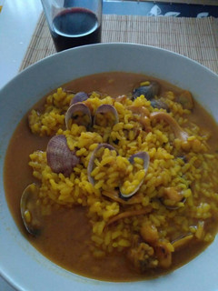 Una foto de Arroz caldoso con pulpo de playa y almejas