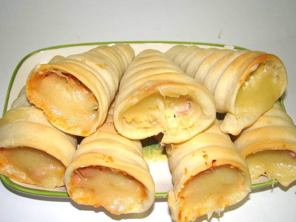 Tölcséres pizza recept recept fotó