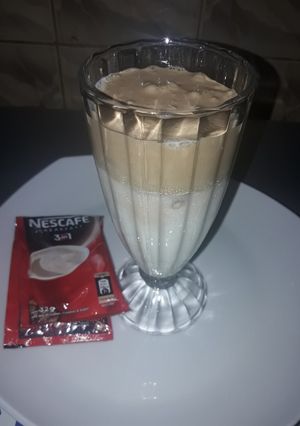 A picture of Dolgona coffee.