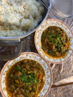 صورة لوصفة بامية شامية مع الرز المصري بشعيرية 🍛