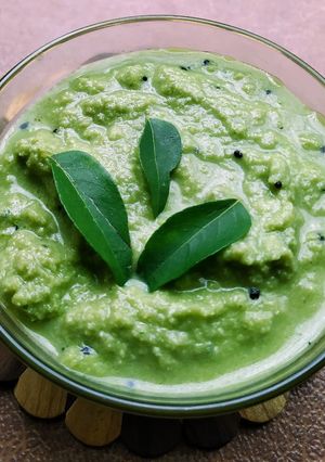 नारियल की हरी चटनी(nariyal ki hari chutney recipe in hindi) रेसिपी मुख्य फोटो