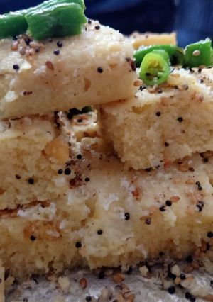 વાટીદાળ ના ખમણ (Vati dal na khaman recipe in Gujarati) રેસીપી મુખ્ય ફોટો