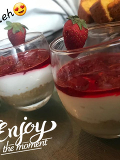 صورة لوصفة كاسات تشيز كيك بالفريز 🍓
