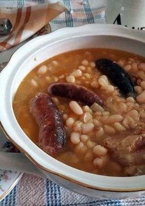 Una foto de Fabada asturiana