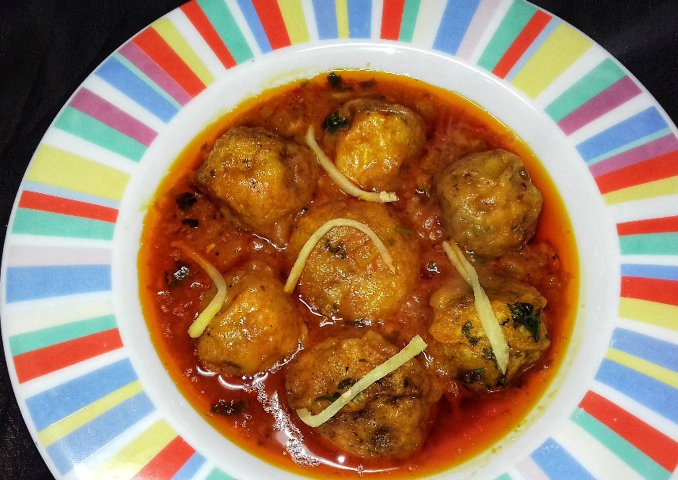 Albóndigas de patatas con tomates