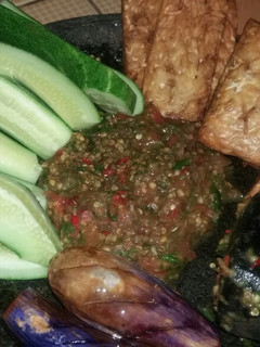 Foto resep Sambal terasi tempe penyet