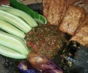 Gampangnya Memasak Sambal terasi tempe penyet Gurih Mantul