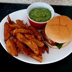 A picture of My Cod Fish Burger, Chips & Mushy Peas 😍.