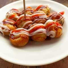 A picture of Takoyaki ekonomis tapi laris manis.