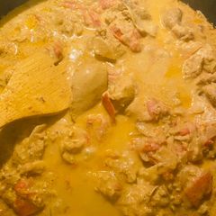 A picture of Chicken handi.