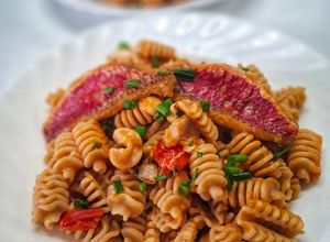 Foto di Pasta integrale con filetti di triglia e pomodorini