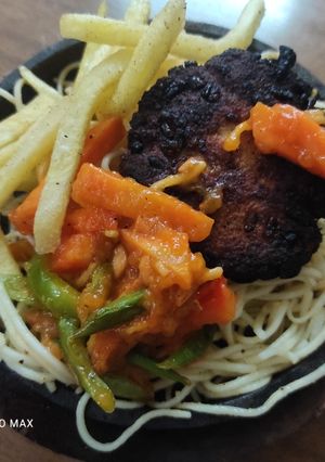 पनीर सिजलर(Paneer sizzler recipe in hindi) रेसिपी मुख्य फोटो
