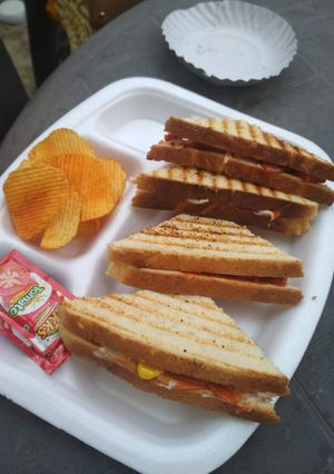 A picture of Cheese sendwich.