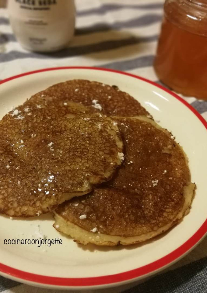 Una foto de Pancakes con miel 🍯