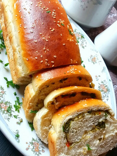 A picture of Spinach bread.