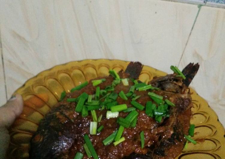Resep Mujair asap bumbu pedas yang Bisa Manjain Lidah