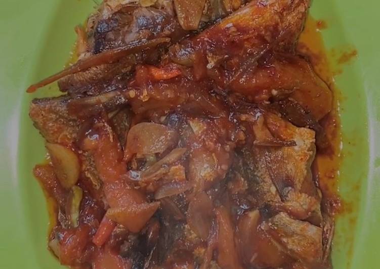 Resep Dan Cara Memasak Ikan Sarden Asam Pedas 100% enak