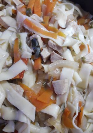 Una foto de Fideos chinescos